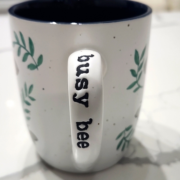 "Busy Bee" Ceramic Coffee Mug, NWT 🎉🤍💛🖤 - Picture 5 of 7